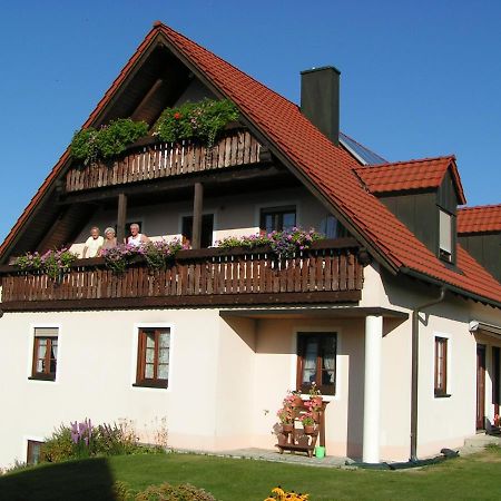נויאלברוייט Gaestehaus Gertraud מראה חיצוני תמונה