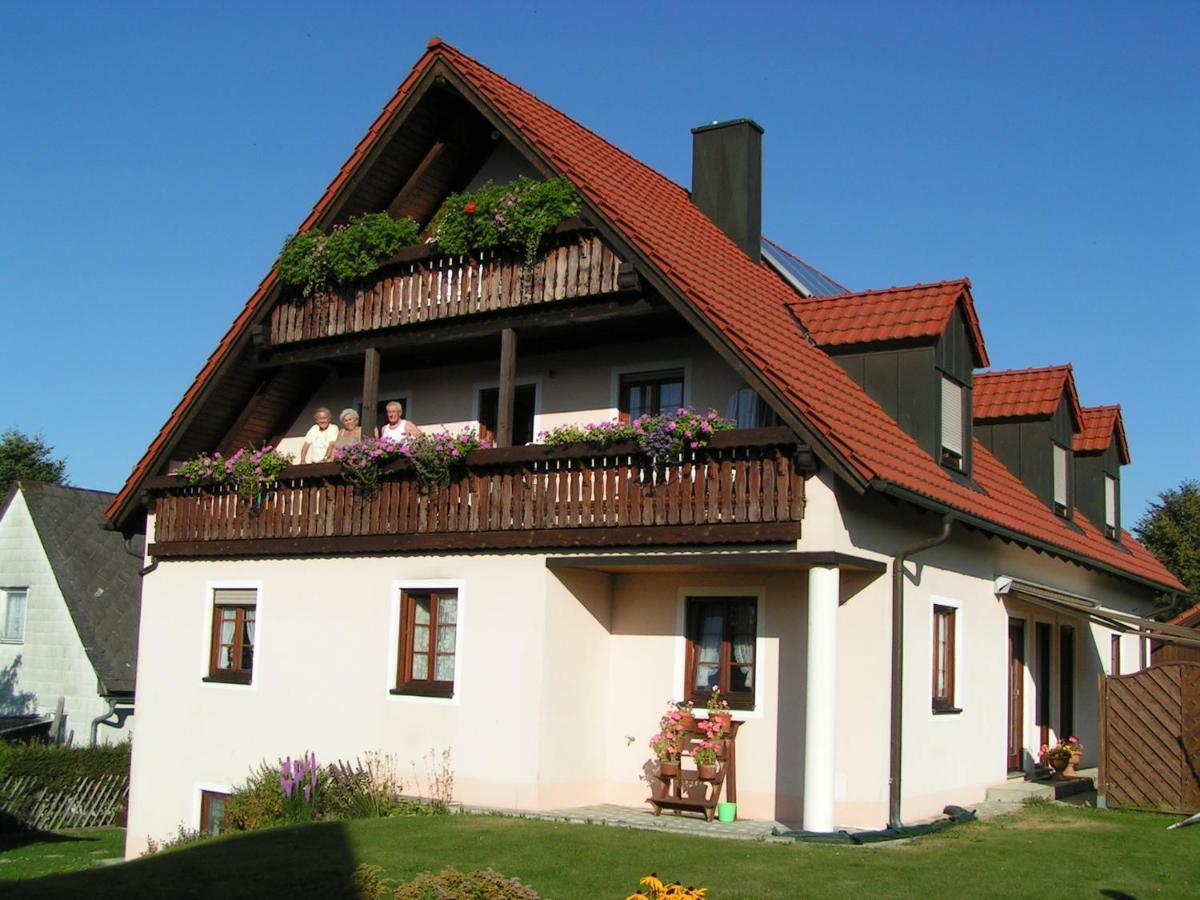 נויאלברוייט Gaestehaus Gertraud מראה חיצוני תמונה