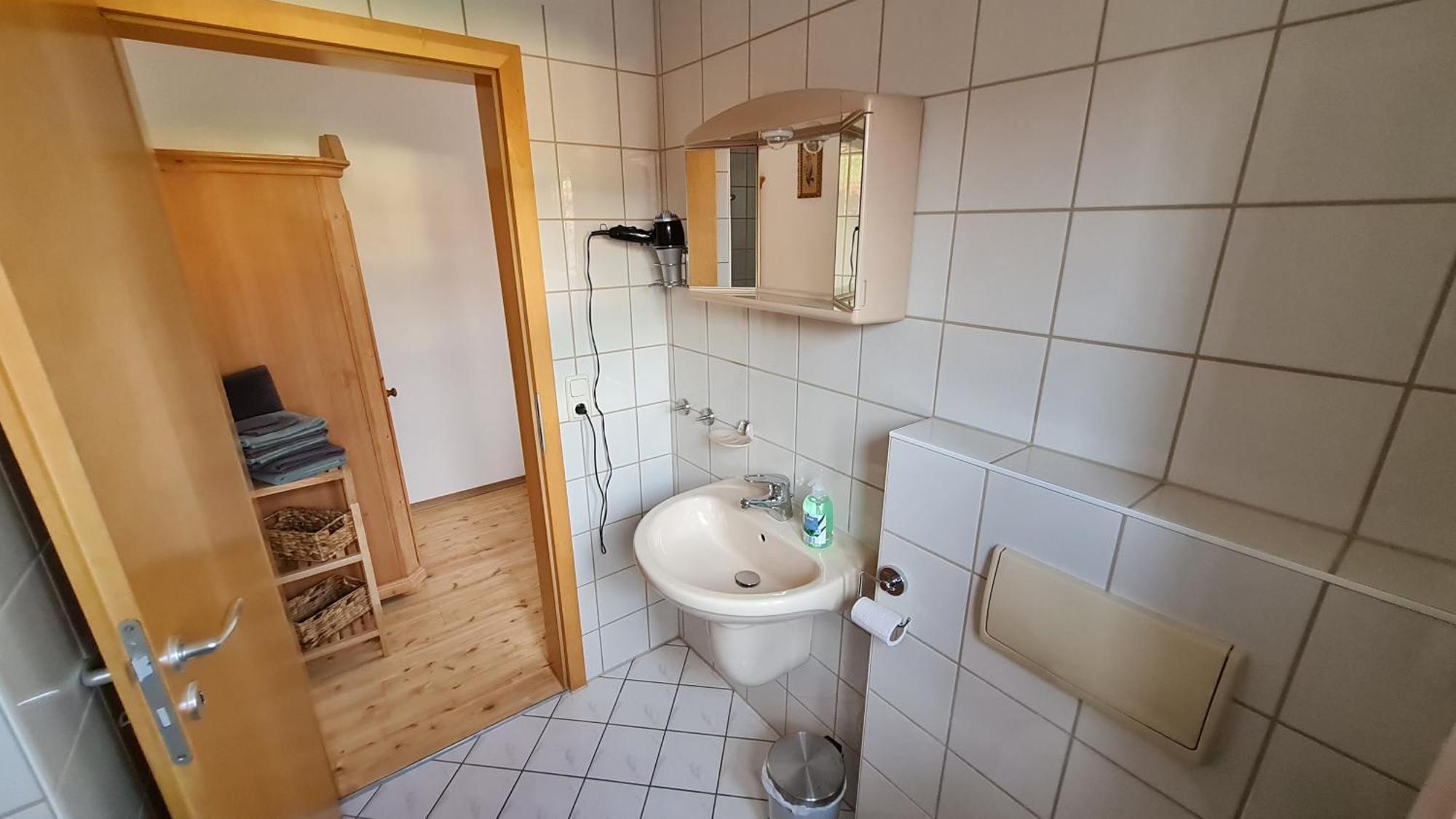 נויאלברוייט Gaestehaus Gertraud מראה חיצוני תמונה